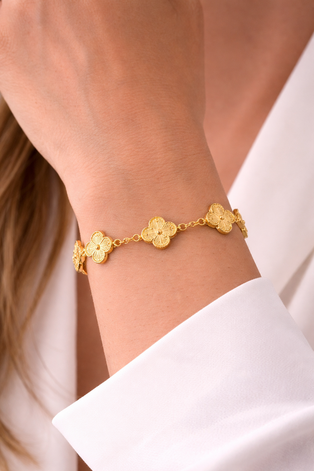 Sterling silver with gold, 4 leaf clover bracelet, 11.5mm width, 6.5″ + 1″ extension